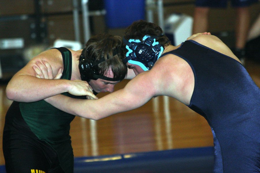 BHS Wrestling vs D Bell 13 Nov 08  049
